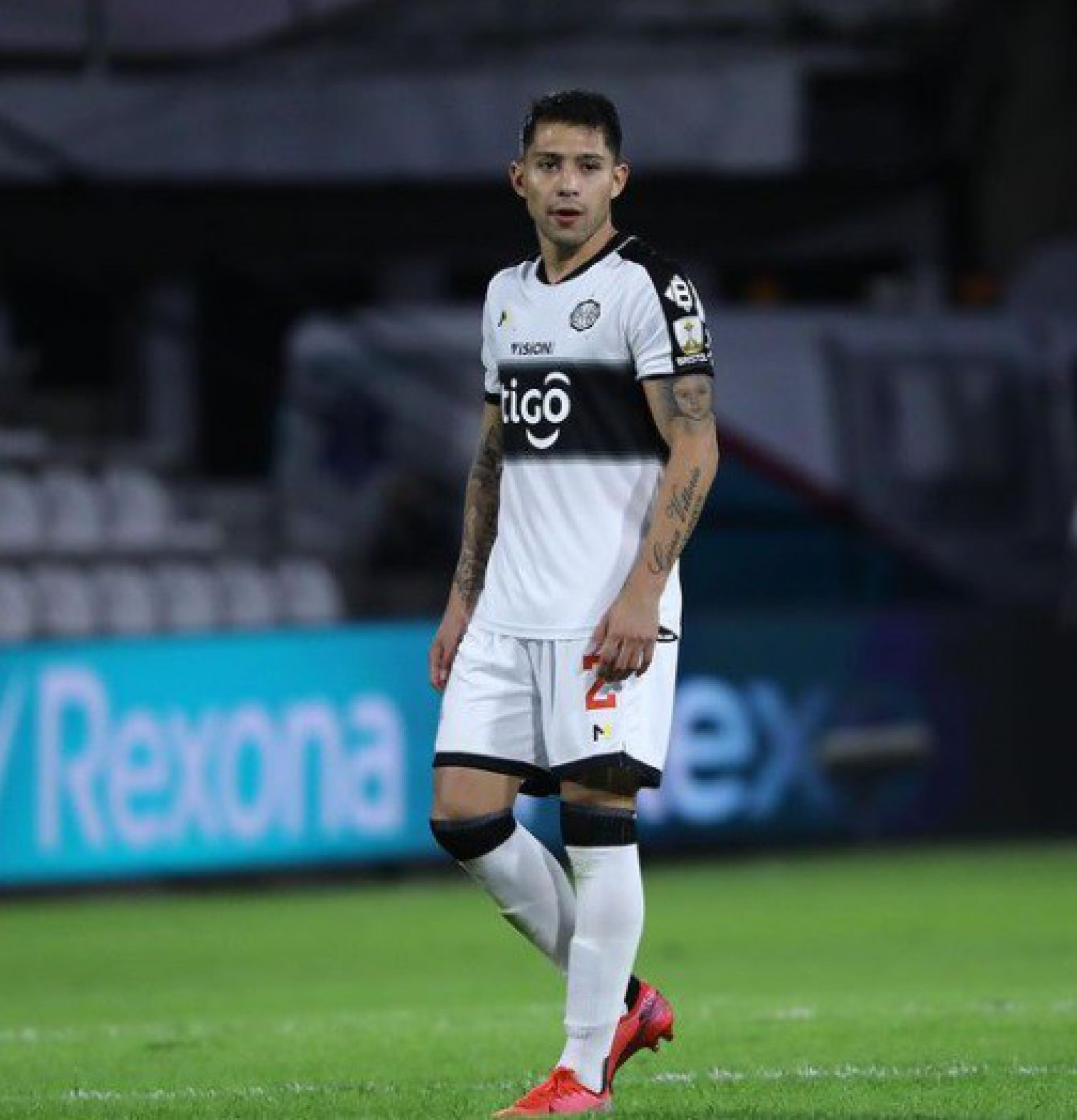 Ap&oacute;s dividida com Arrascaeta, jogador do Olimpia sofre traumatismo craniano