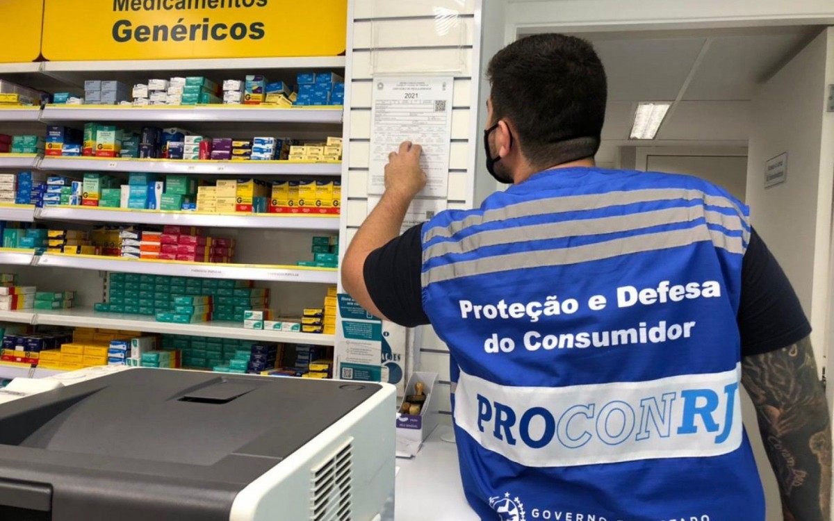 Procon-RJ realiza fiscalização em seis farmácias do Rio e constata publicidade enganosa