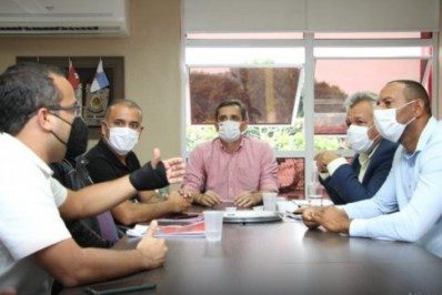 Prefeito de Iguaba Grande visita Maricá para conhecer moeda social