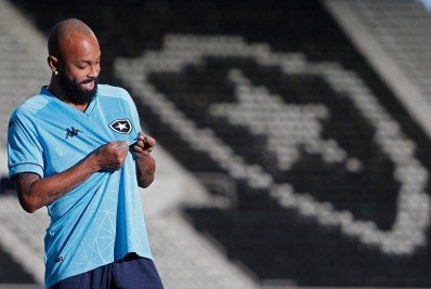 Botafogo lança novo uniforme em homenagem ao Rio de Janeiro