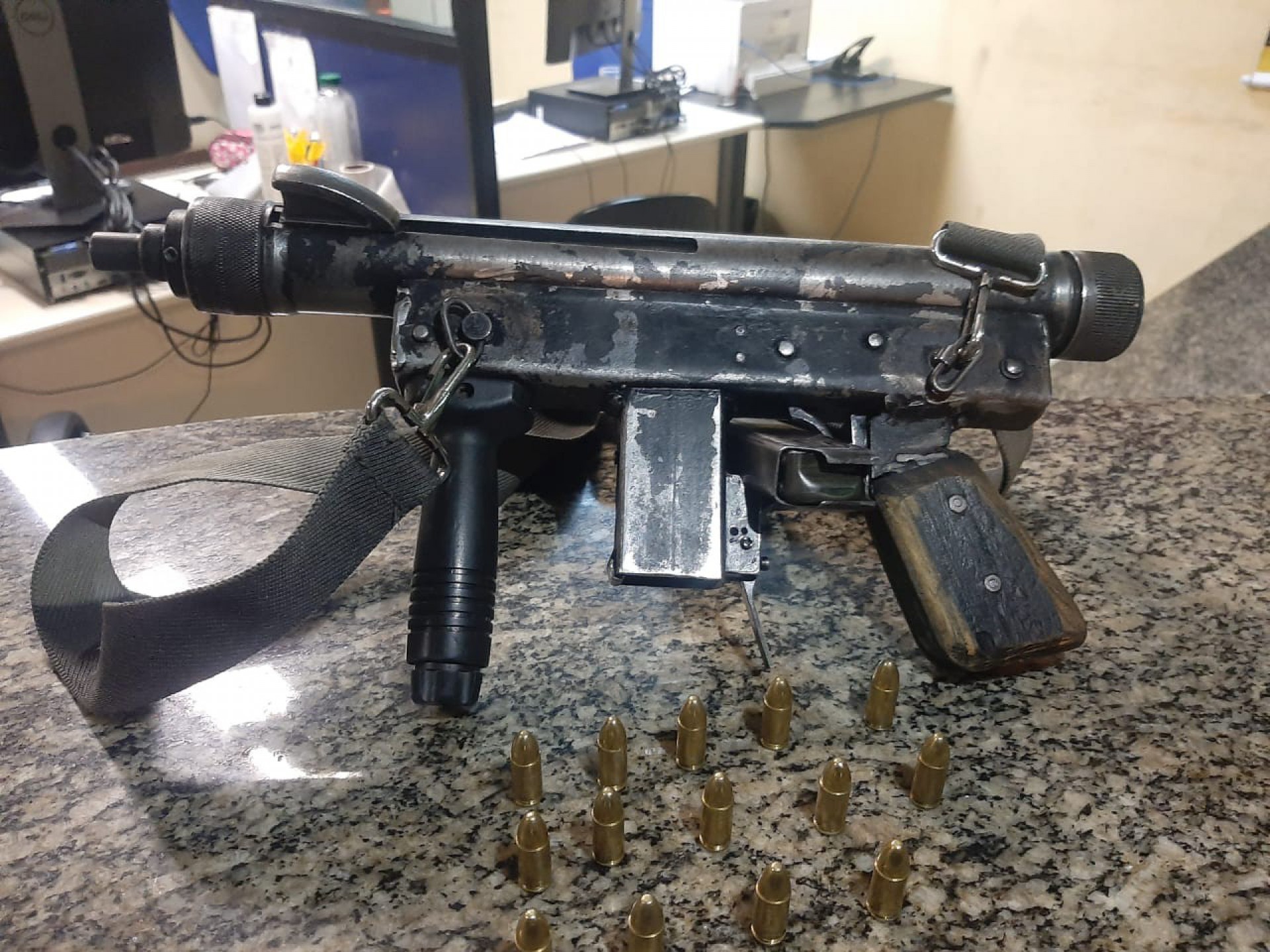 Suspeito morre durante troca de tiros com policiais militares em Japeri