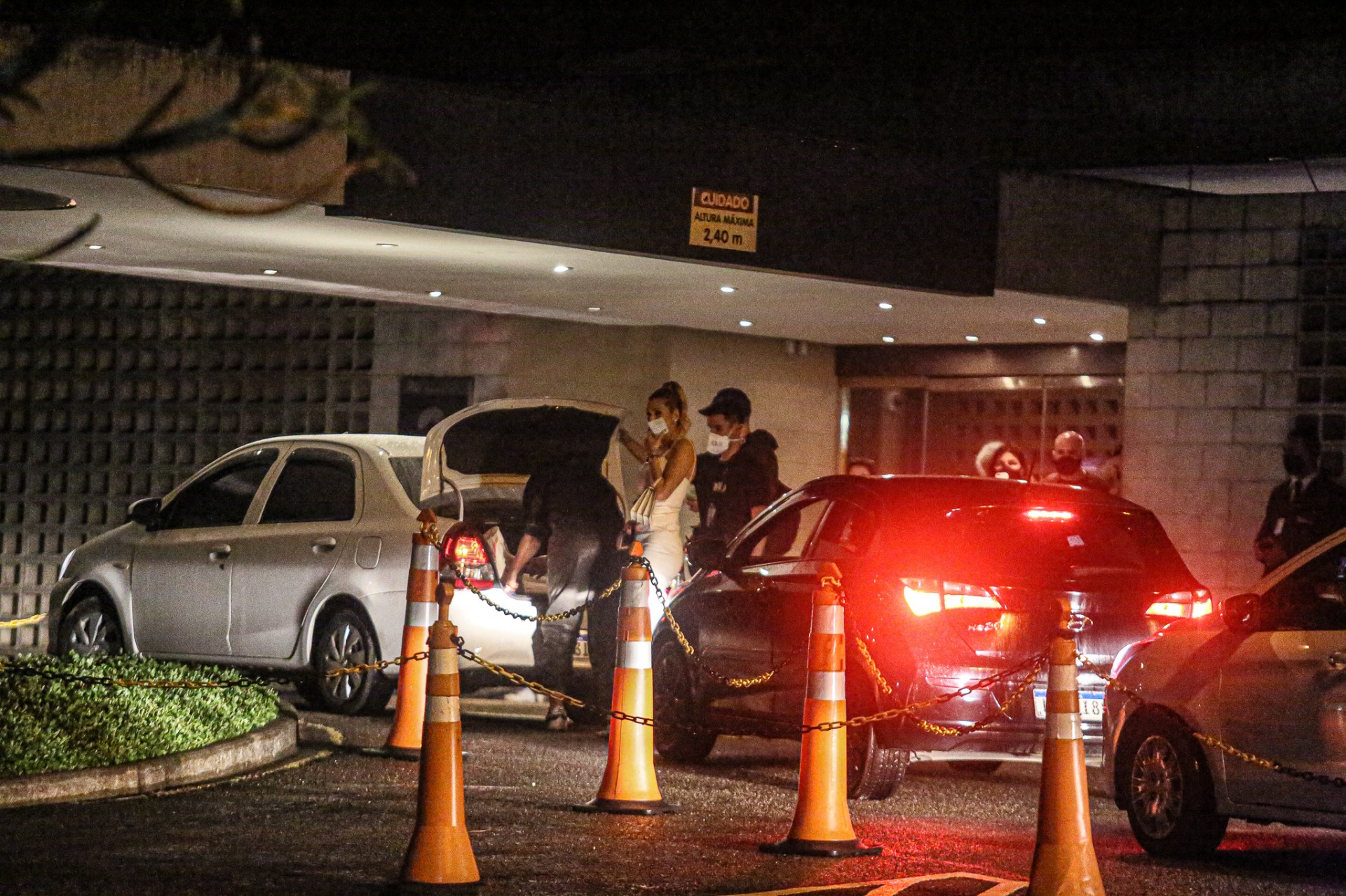 Lívia Andrade deixa os Estúdios Globo, na Zona Oeste do Rio, na noite desta quarta-feira - Ag. News