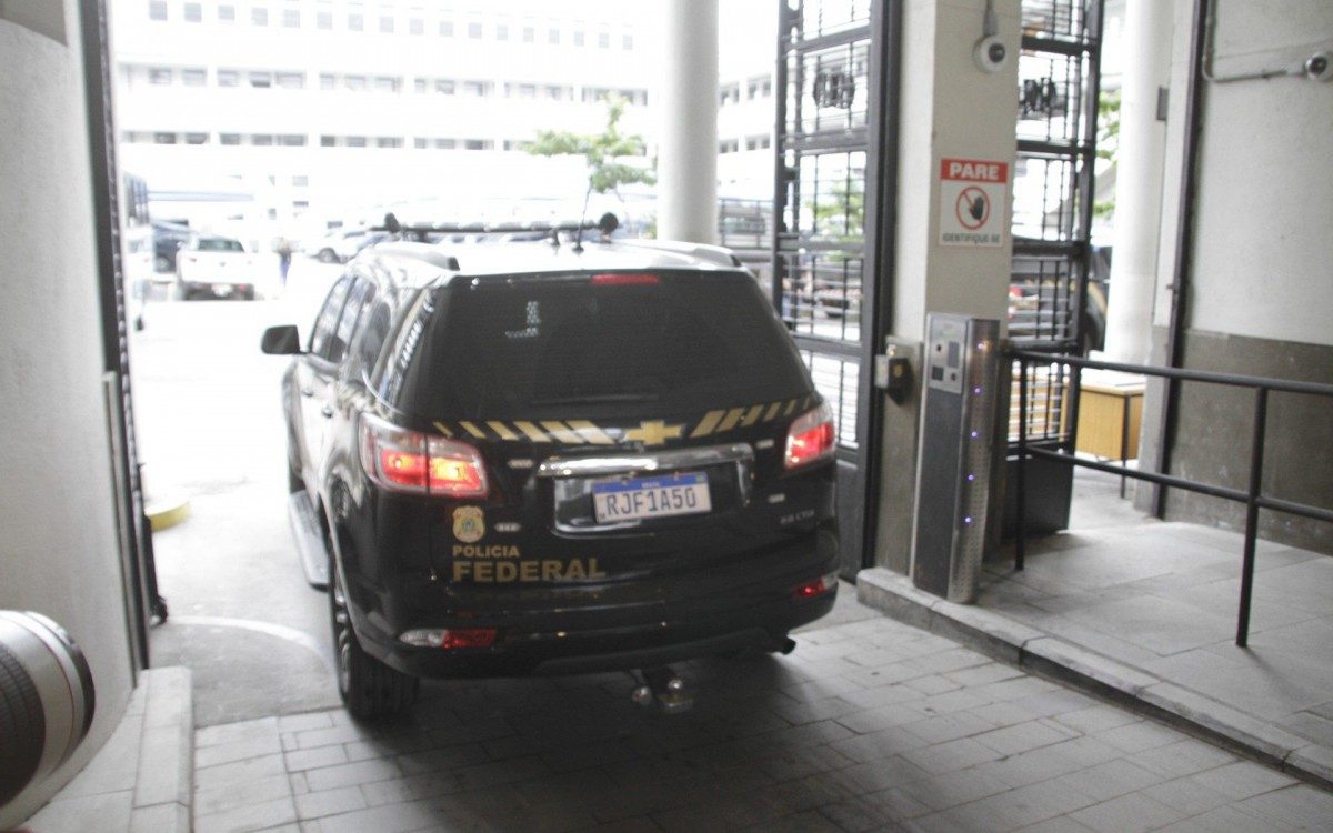 Chegada de Roberto Jefferson na Policia Federal na Pra&ccedil;a Maua, Zona Portuaria do Rio de Janeiro nesta sexta(13)