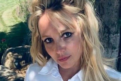 Vídeo! Feliz, Britney Spears dança após seu pai deixar tutela