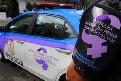 Cambuci: Homem é preso suspeito por puxar namorada pelo cabelo e agredi-la com socos 