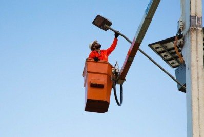 Antiga Av. Presidente Kenedy, em Caxias, está ganhando iluminação LED