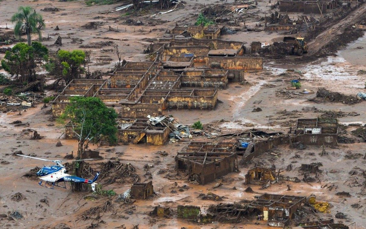 Área afetada pelo rompimento de barragem no distrito de Bento Rodrigues, zona rural de Mariana, em Minas Gerais - Tomaz Silva/Agência Brasil