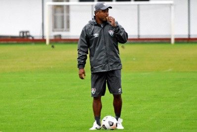 Sem Gabriel Teixeira, Roger Machado não poderá ter 'escalação ideal' na Libertadores