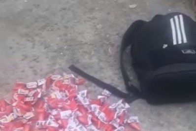 Trio é preso por associação ao tráfico de drogas em Meriti