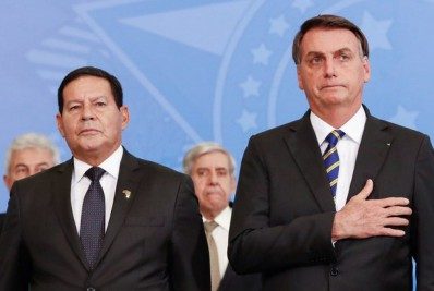 Mourão se reuniu com Barroso em dia de desfile de tanques e descartou golpe