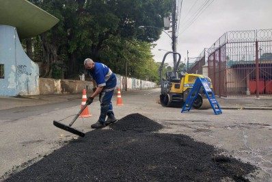 Prefeitura do Rio faz primeiro mutirão de tapa-buraco nas ruas da cidade