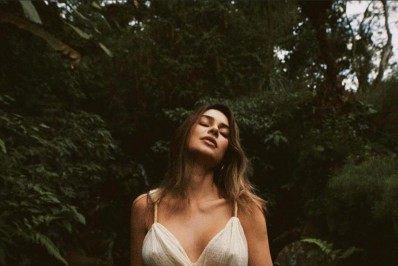 Thaila Ayala anuncia sua primeira gravidez 