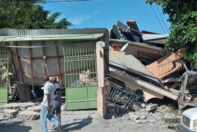 Sobe para 724 o número de mortos após terremoto no Haiti
