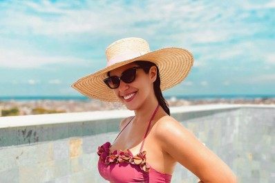 Após anunciar gravidez, Vivian Amorim mostra barriguinha