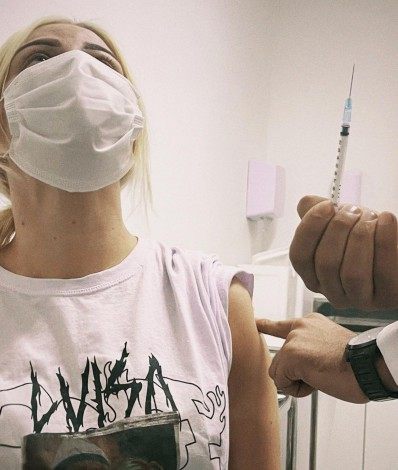 Luísa Sonza recebe primeira dose da vacina contra covid-19 - Reprodução