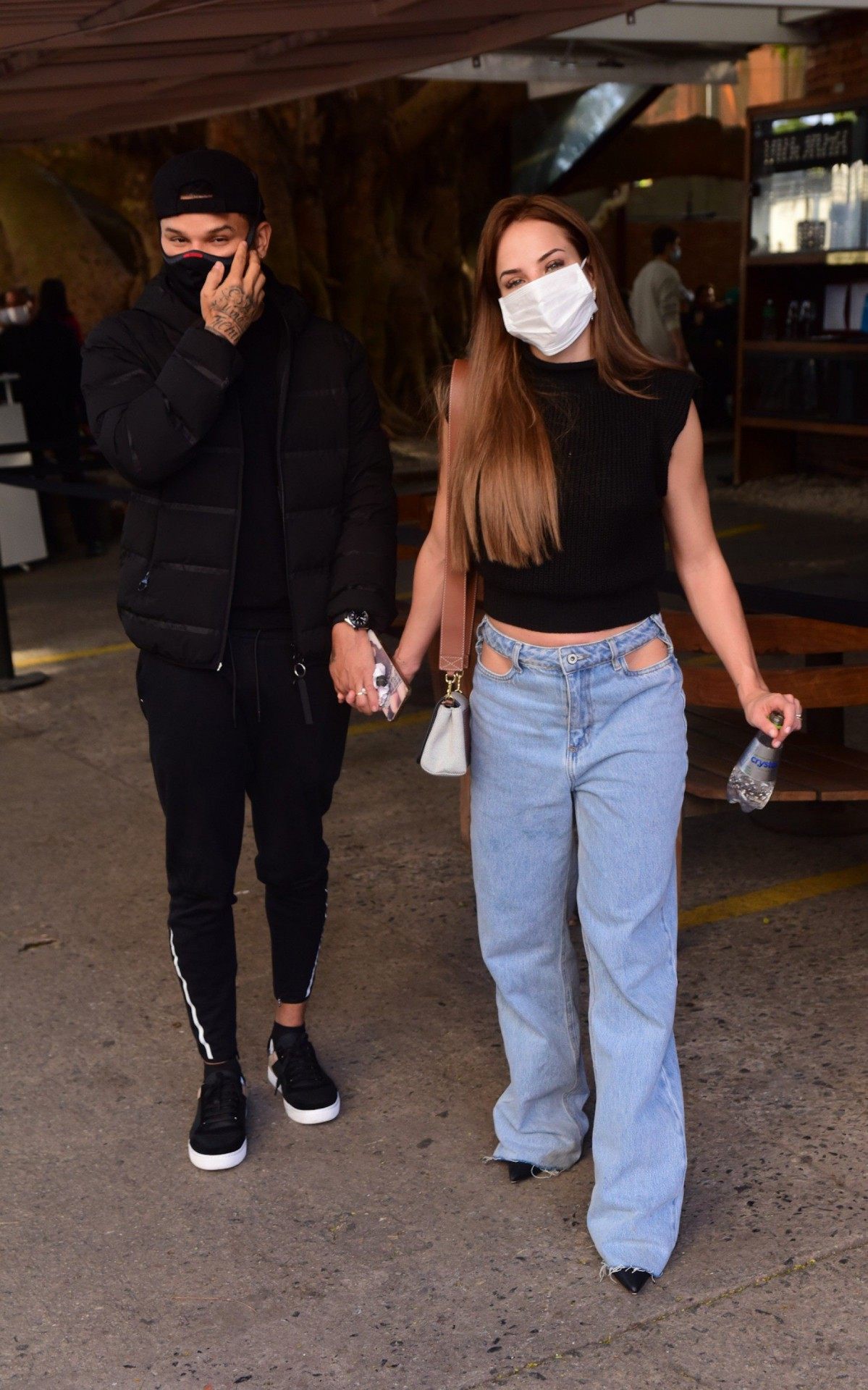 Ex-BBB Gabi Martins e Tierry reatam namoro e almo&ccedil;am em restaurante de S&atilde;o Paulo neste domingo