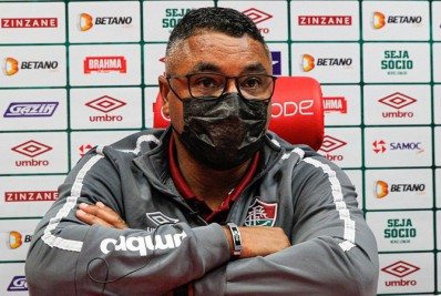 Mesmo com nova derrota pelo Brasileirão, Roger Machado não enxerga atuação ruim do Fluminense contra o Internacional
