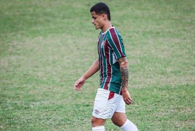 Clube da Série C anuncia contratação de ex-jogador do Fluminense
