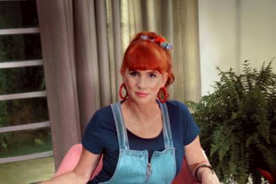 'Nem sei como conseguia me livrar das garras do canalha', diz Nicole Puzzi sobre assédio de sertanejo