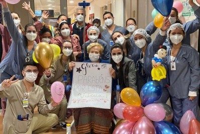 Vídeo: 'Muito obrigada pelo amor de todos vocês', diz Glória Menezes na saída de hospital