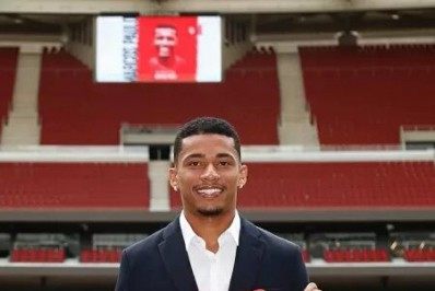 Atlético de Madrid cogita emprestar ex-atacante do Fluminense por uma temporada