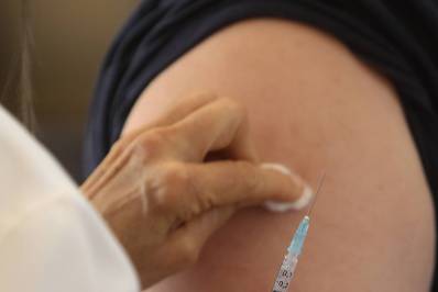 EUA: aplicação da terceira dose anticovid começará a partir de setembro