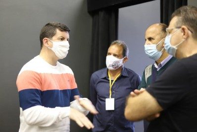 Prefeito de Petrópolis entrega melhorias no CEU da Posse