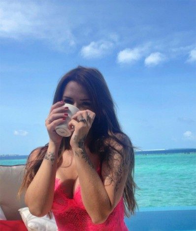 Ex-BBB Marcela Mc Gowan e namorada curtem hotel com diárias de até R$ 17,5  mil nas Maldivas | Celebridades | O Dia
