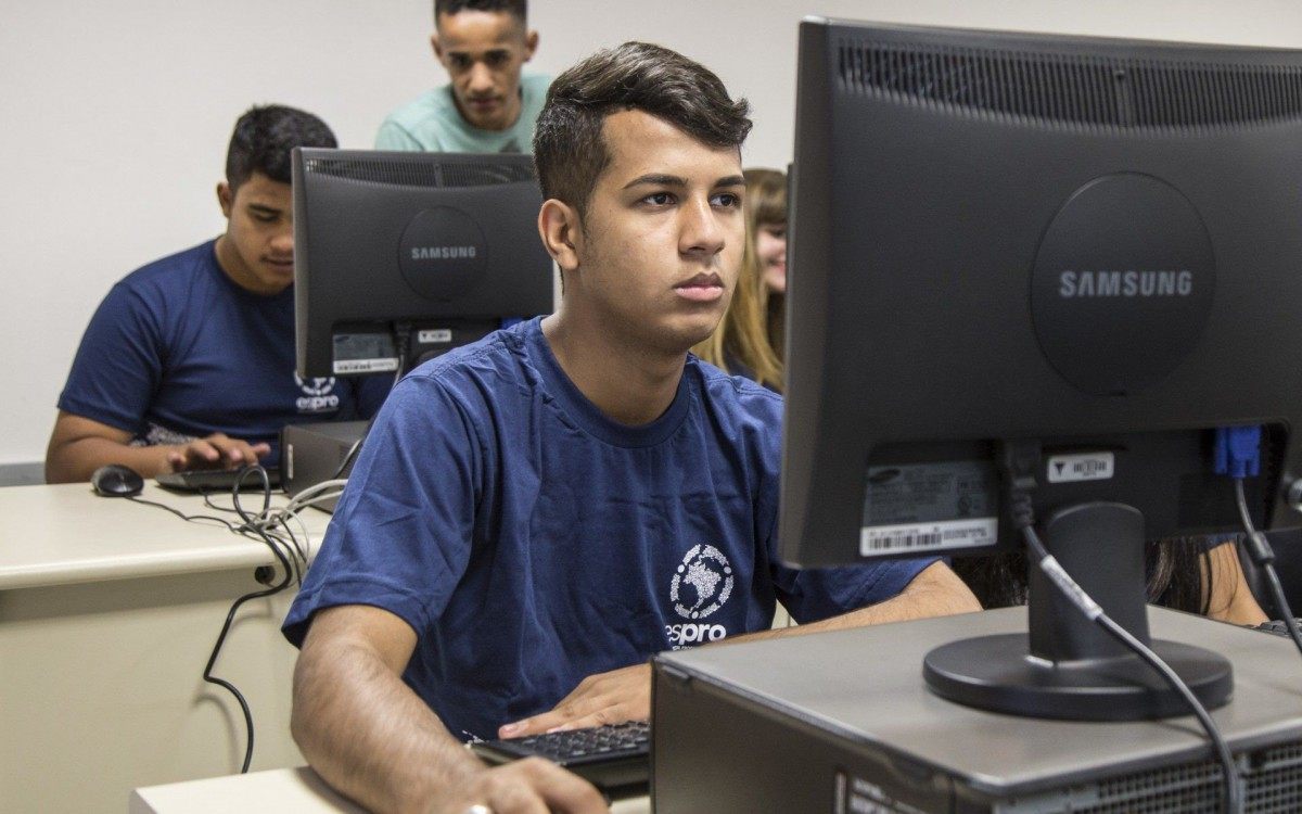 Espro &eacute; uma institui&ccedil;&atilde;o sem fins lucrativos que capacita e insere adolescentes e jovens no mundo do trabalho