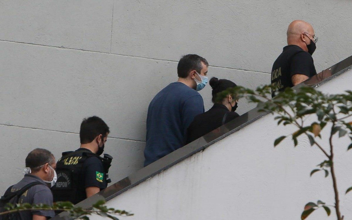Ex-secretário da Seap, Raphael Montenegro, chega na sede a Polícia Federal, na Praça Mauá  - Reginaldo Pimenta