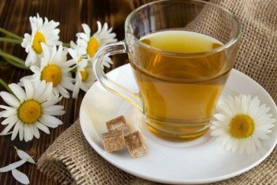 Muito além do chá! Especialista fala sobre os benefícios da camomila para a pele