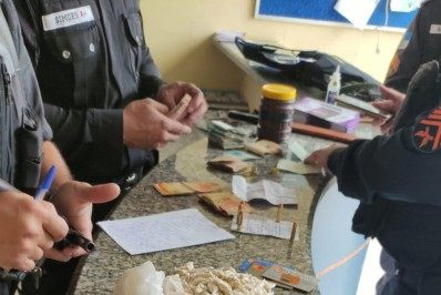 Italva: 29° BPM desarticula ponto de tráfico de drogas e prende um suspeito