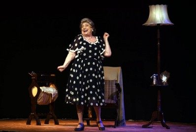 Suely Franco estreia o monólogo 'Ela & Eu: Vesperal com Chuva'