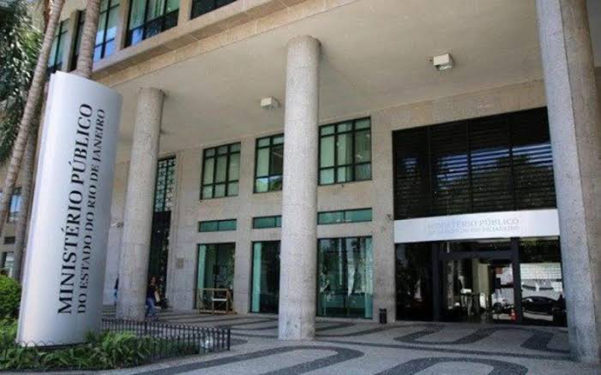 Cambuci: MPRJ obt&eacute;m pris&atilde;o preventiva de homem que atacou viatura e tentou matar policial militar 