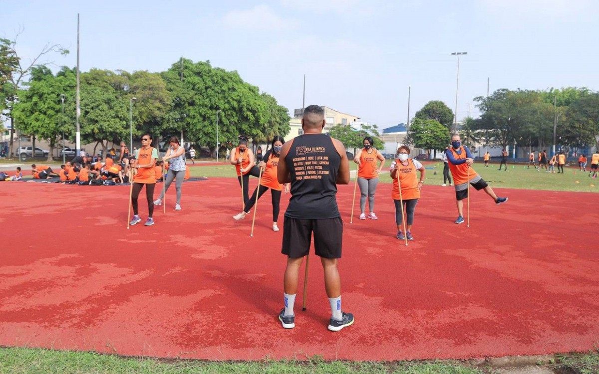 Aulas de zumba, treino funcional, boxe, capoeira, luta livre, basquetebol, atletismo, handebol e bocha para os alunos PCDs foram promovidas na Vila Ol&iacute;mpica