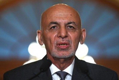 Ex-presidente afegão Ghani diz que está 'em negociações' para voltar ao país