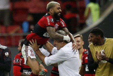 Flamengo dá show, atropela o Olimpia novamente e vai às semifinais da Libertadores