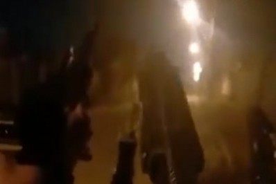 Vídeo: Bandidos armados impõem terror em moradores de Saracuruna