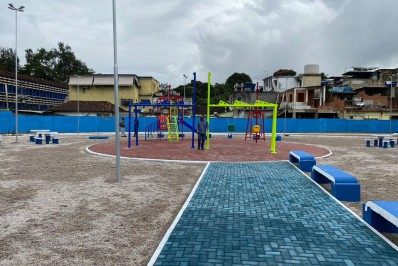 Caxias reforma escola e constrói nova praça no Parque Lafaiete