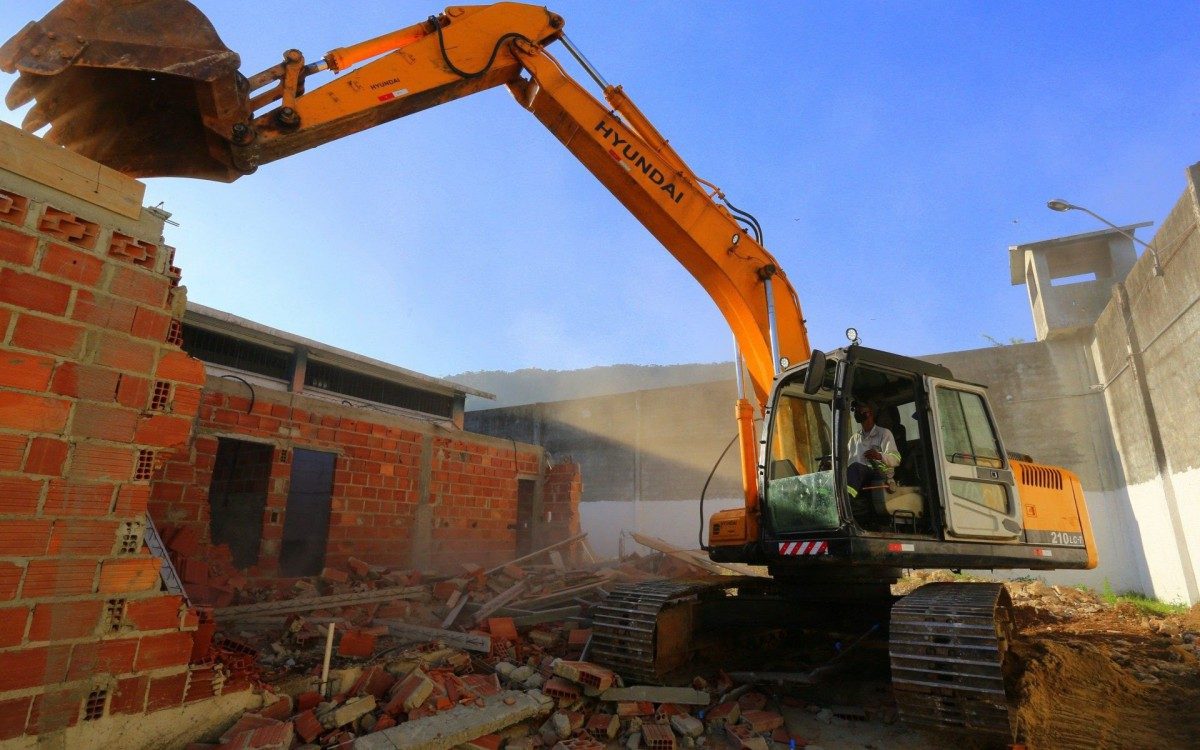 Determina&ccedil;&atilde;o para demolir partiu do governador Cl&aacute;udio Castro