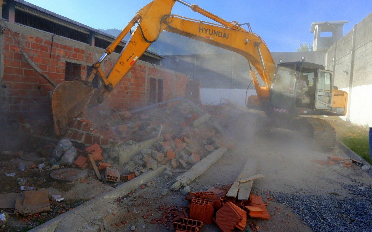 Constru&ccedil;&atilde;o foi realizada sem licita&ccedil;&atilde;o 