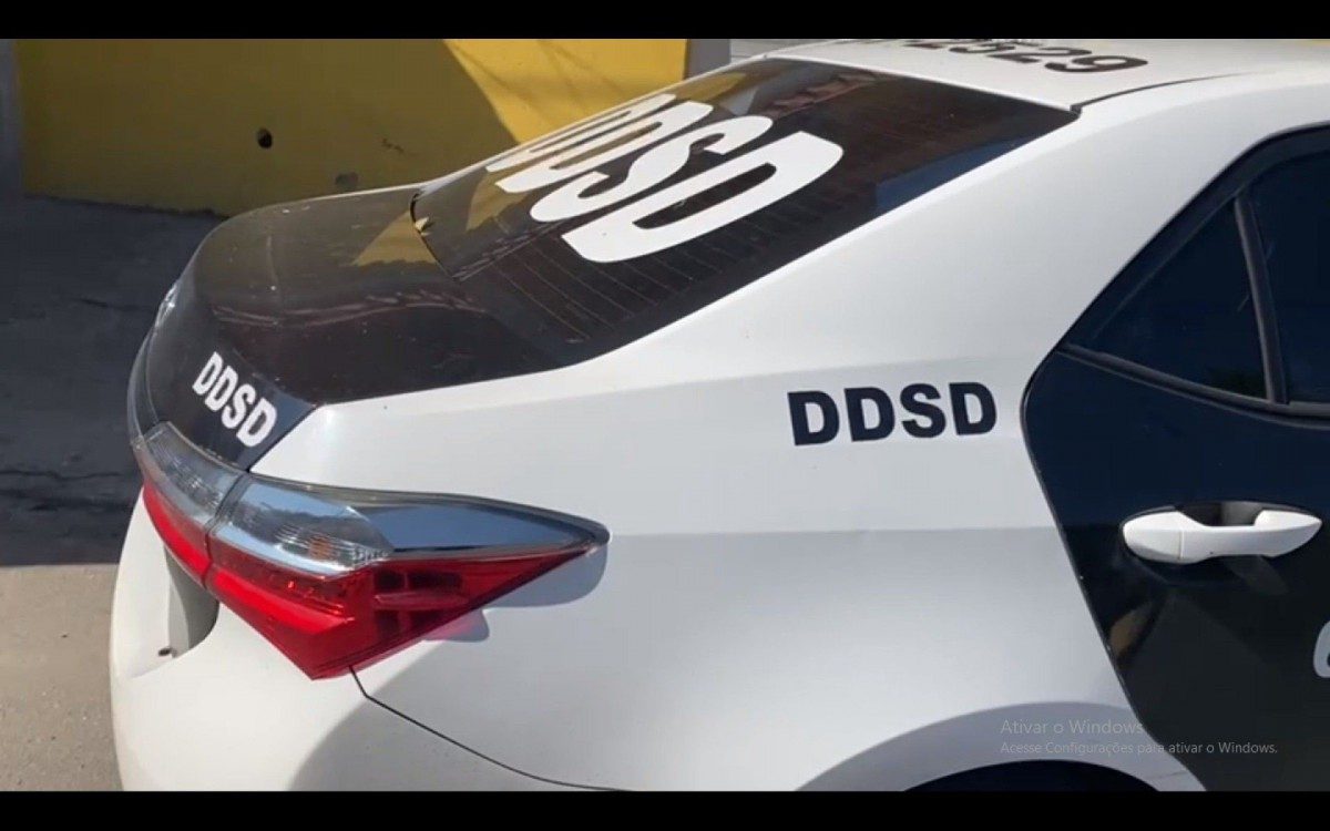 Pol&iacute;cia Civil faz opera&ccedil;&atilde;o contra finan&ccedil;as da mil&iacute;cia do Rio