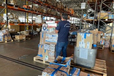 Receita Federal destrói 330 quilos de cigarro apreendidos no Aeroporto do Galeão