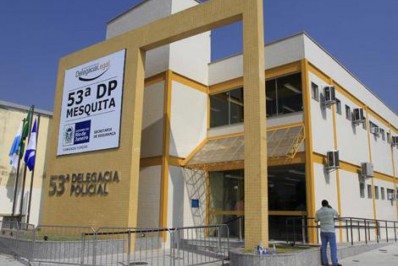 Após assalto em Mesquita, dupla é presa em flagrante com dois celulares