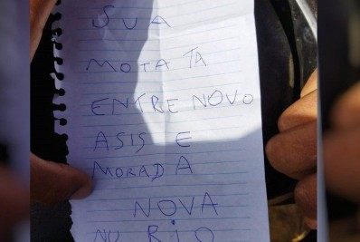 Arrependido, criminoso deixa bilhete indicando onde estava a moto que havia roubado