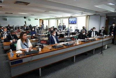 Renan anuncia inclusão de nove investigados na CPI, incluindo Onyx e Osmar Terra 