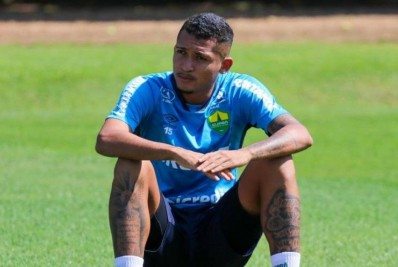 Reforço é regularizado e fica à disposição de Diniz para estreia contra o CRB