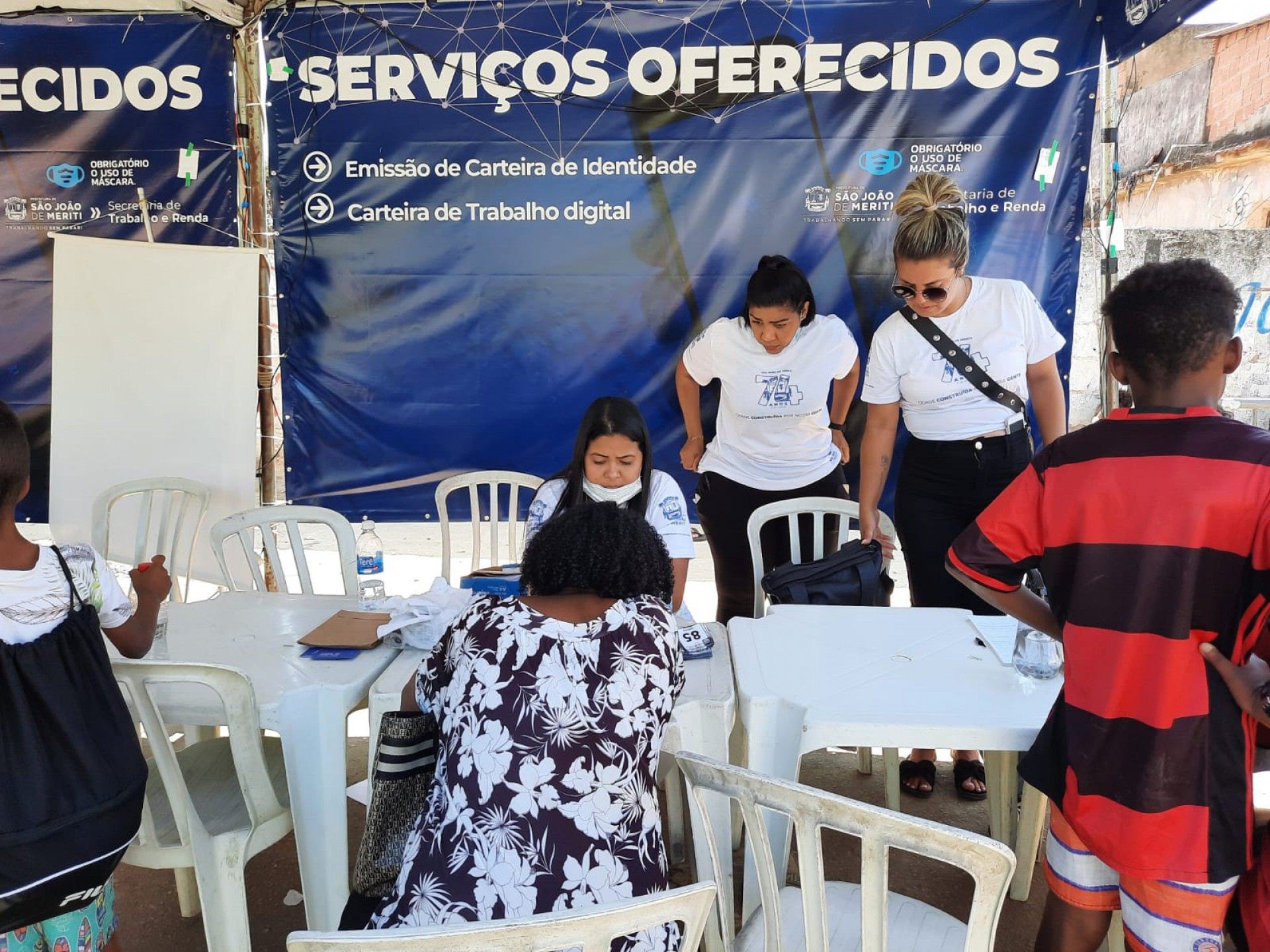 Diversas Secretarias Municipais est&atilde;o presentes no evento para atender &agrave; popula&ccedil;&atilde;o local - Divulga&ccedil;&atilde;o