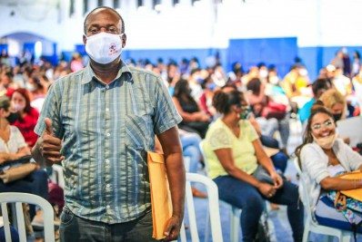 748 profissionais de Educação selecionados em Processo Seletivo assinam contrato em Belford Roxo