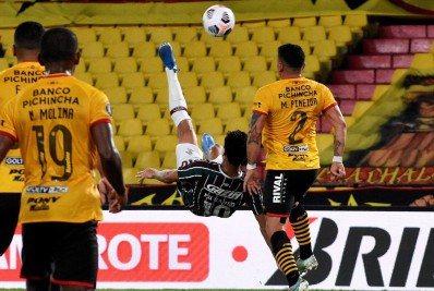 Paulo Henrique Ganso tem fratura no braço e terá que se submeter a uma cirurgia